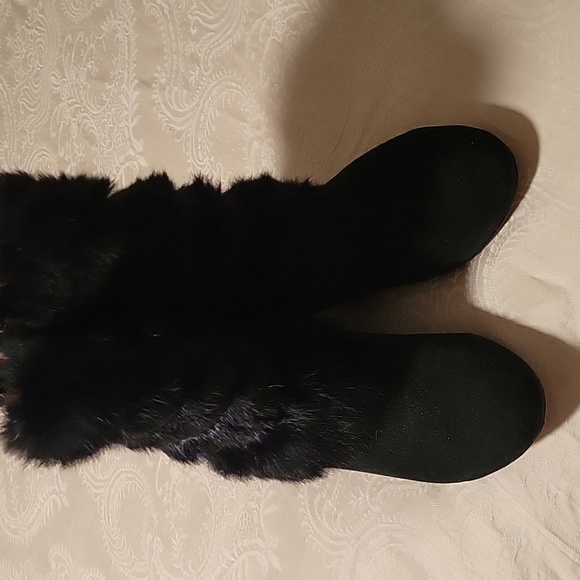 Taryn Rose Suede 'Fritzy' Booties with Fur - Picture 4 of 6